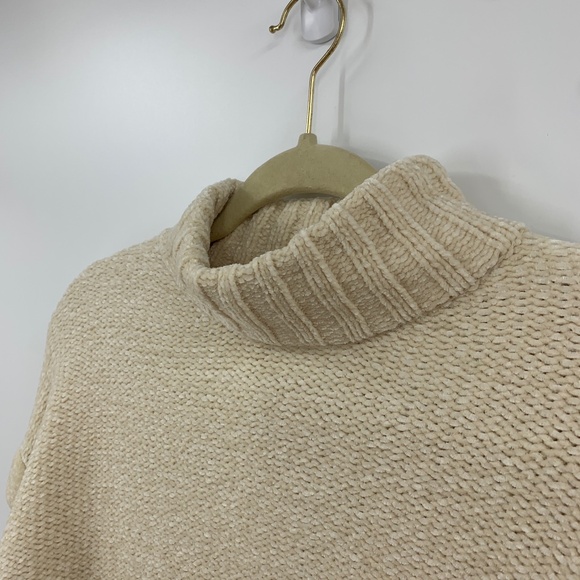 Urban Outfitters Daria Double Take Chenille Sweater in Cream - Picture 4 of 13